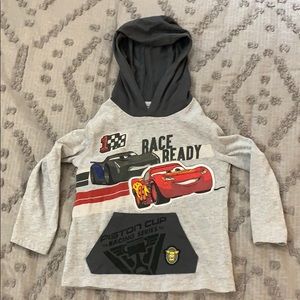 Hooded long sleeve shirt
